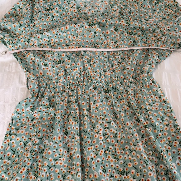 Davi & Dani Floral Dress - Picture 13 of 16